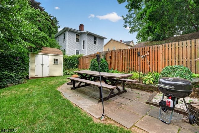 81 Louis St, New Brunswick City, NJ 08901