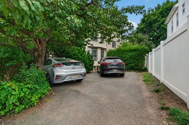 81 Louis St, New Brunswick City, NJ 08901