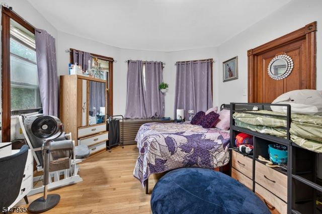 81 Louis St, New Brunswick City, NJ 08901