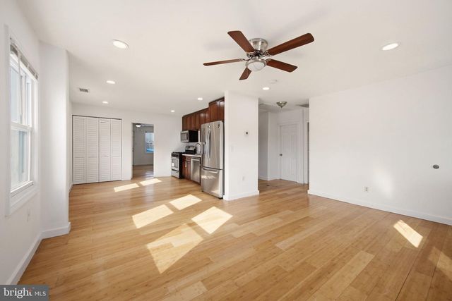 1812 KITTY HAWK RD, Essex, MD 21221