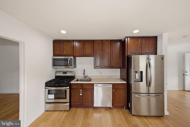 1812 KITTY HAWK RD, Essex, MD 21221