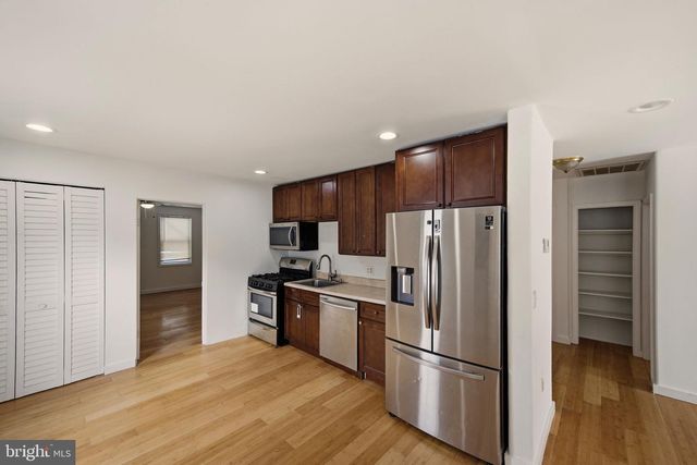 1812 KITTY HAWK RD, Essex, MD 21221