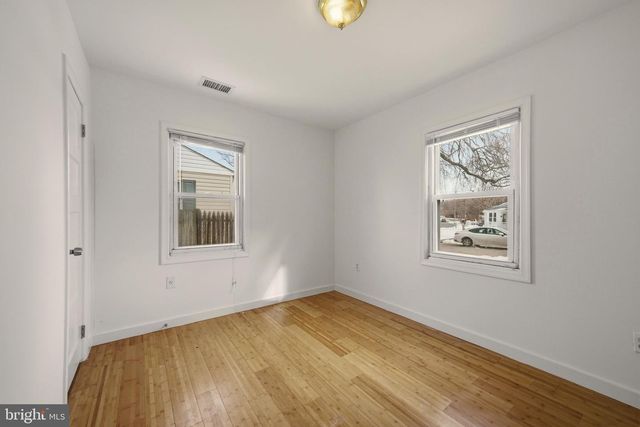 1812 KITTY HAWK RD, Essex, MD 21221