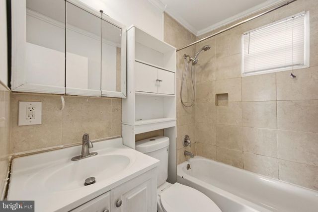 1812 KITTY HAWK RD, Essex, MD 21221