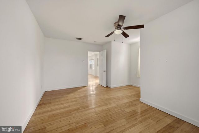 1812 KITTY HAWK RD, Essex, MD 21221