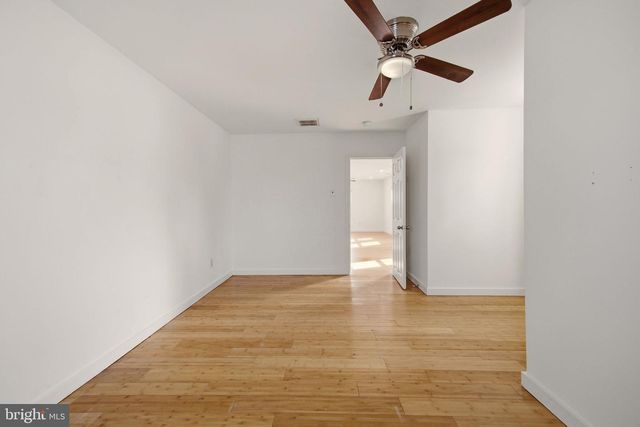 1812 KITTY HAWK RD, Essex, MD 21221