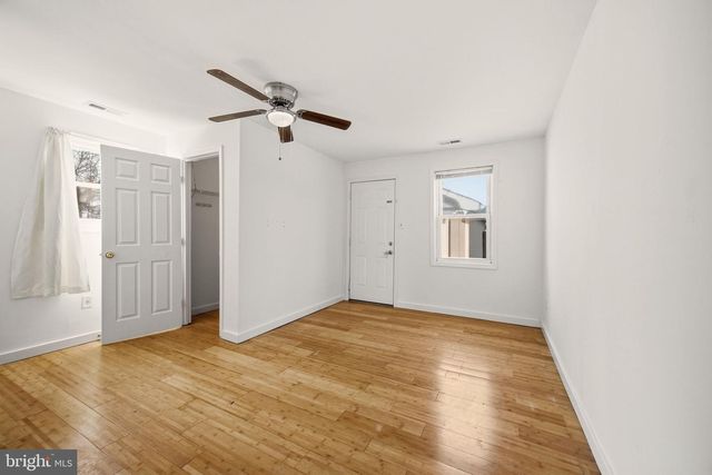 1812 KITTY HAWK RD, Essex, MD 21221