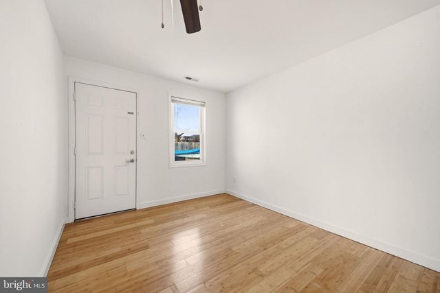 1812 KITTY HAWK RD, Essex, MD 21221