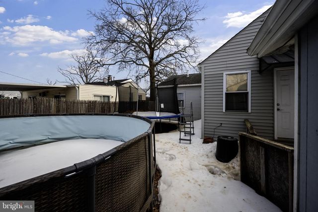 1812 KITTY HAWK RD, Essex, MD 21221