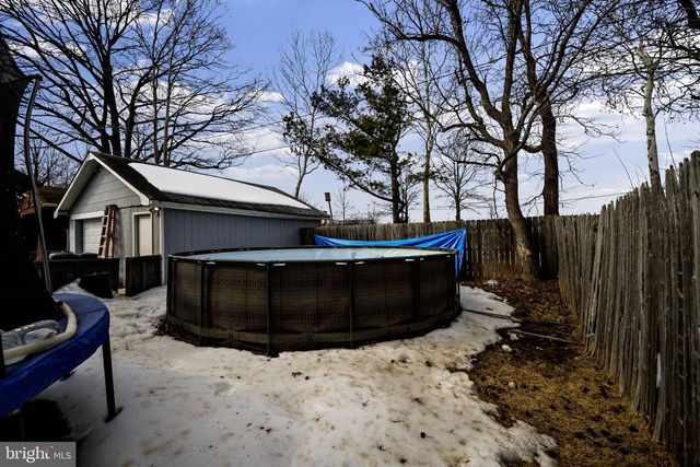 1812 KITTY HAWK RD, Essex, MD 21221