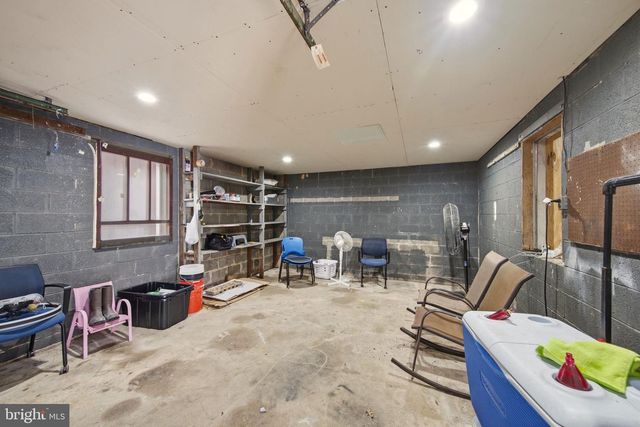 1812 KITTY HAWK RD, Essex, MD 21221