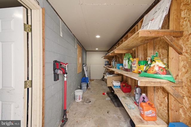 1812 KITTY HAWK RD, Essex, MD 21221