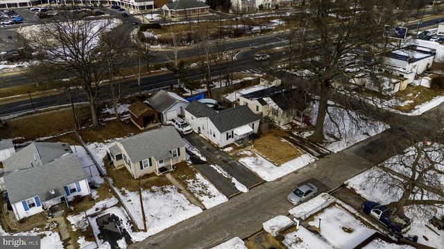 1812 KITTY HAWK RD, Essex, MD 21221