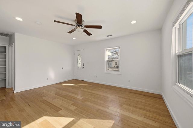 1812 KITTY HAWK RD, Essex, MD 21221