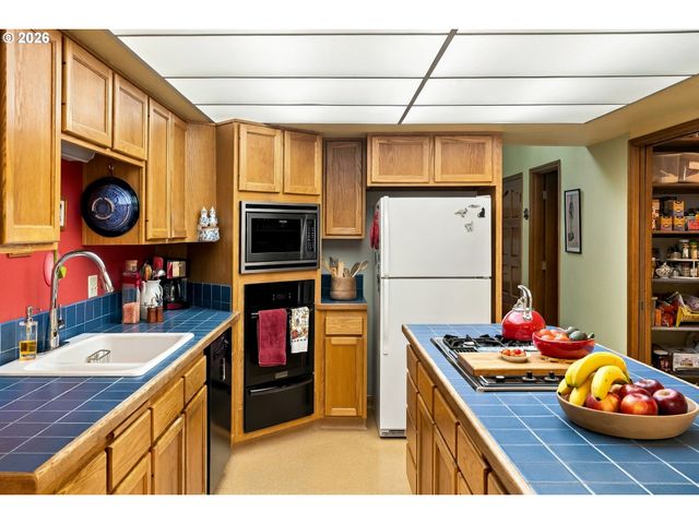 16 Sw CANBY St, Portland, OR 97219