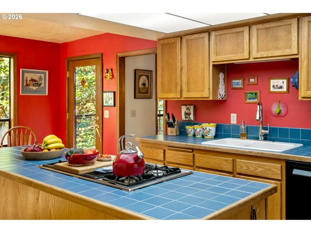 16 Sw CANBY St, Portland, OR 97219