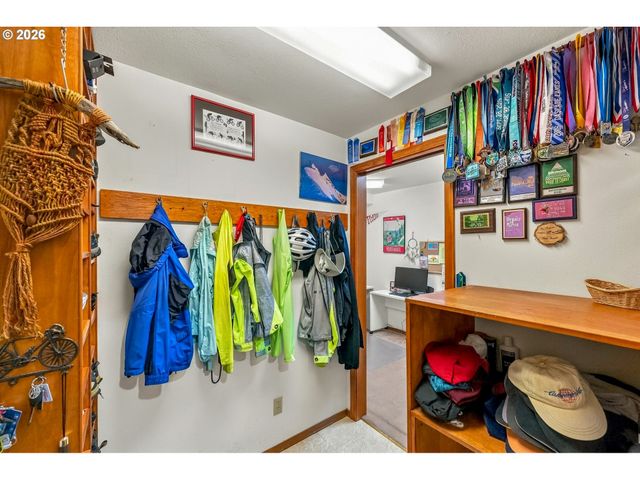 16 Sw CANBY St, Portland, OR 97219