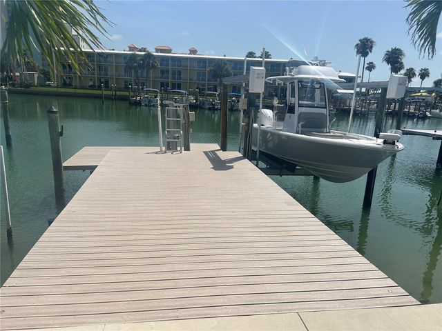 11110 1ST STREET E, Treasure Island, FL 33706