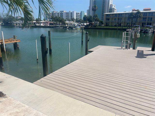 11110 1ST STREET E, Treasure Island, FL 33706