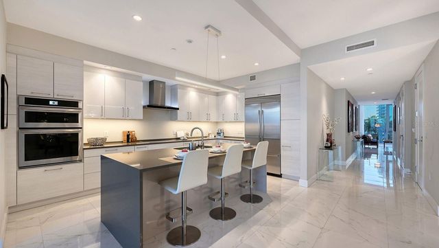 1155 N GULFSTREAM AVENUE 401, Sarasota, FL 34236