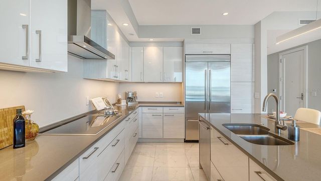 1155 N GULFSTREAM AVENUE 401, Sarasota, FL 34236