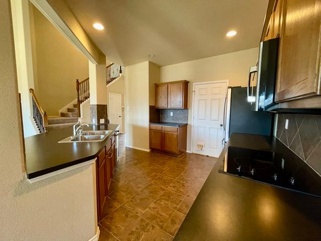 105 Canyon Court, Waxahachie, TX 75167