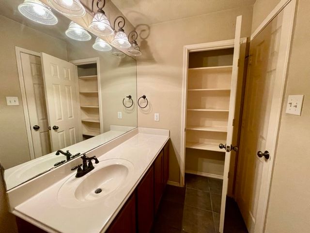 105 Canyon Court, Waxahachie, TX 75167
