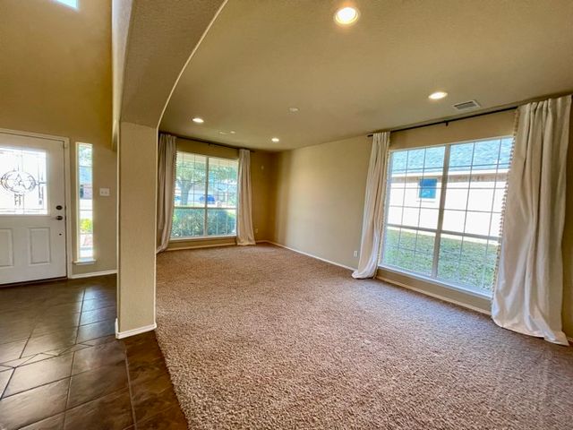 105 Canyon Court, Waxahachie, TX 75167