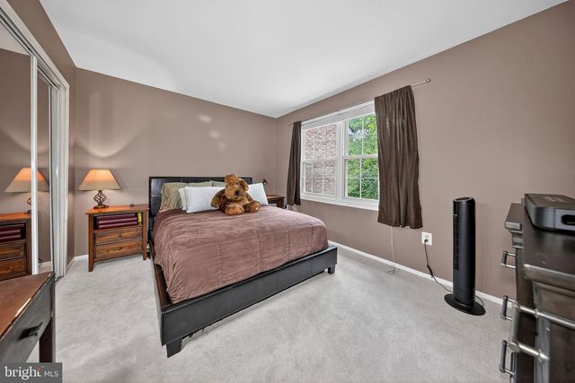 941 PAULSBORO DR, Rockville, MD 20850