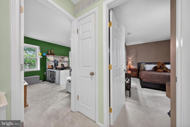941 PAULSBORO DR, Rockville, MD 20850