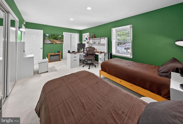 941 PAULSBORO DR, Rockville, MD 20850