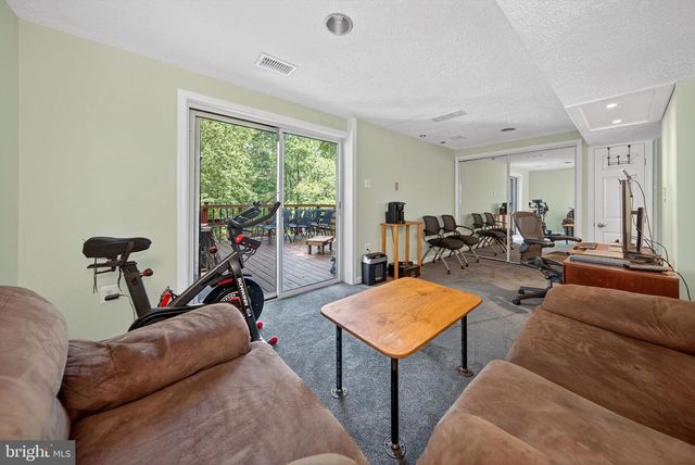 941 PAULSBORO DR, Rockville, MD 20850