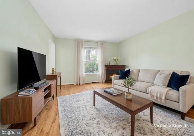 941 PAULSBORO DR, Rockville, MD 20850