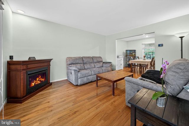 941 PAULSBORO DR, Rockville, MD 20850