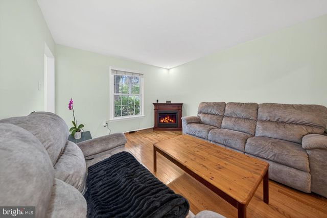 941 PAULSBORO DR, Rockville, MD 20850