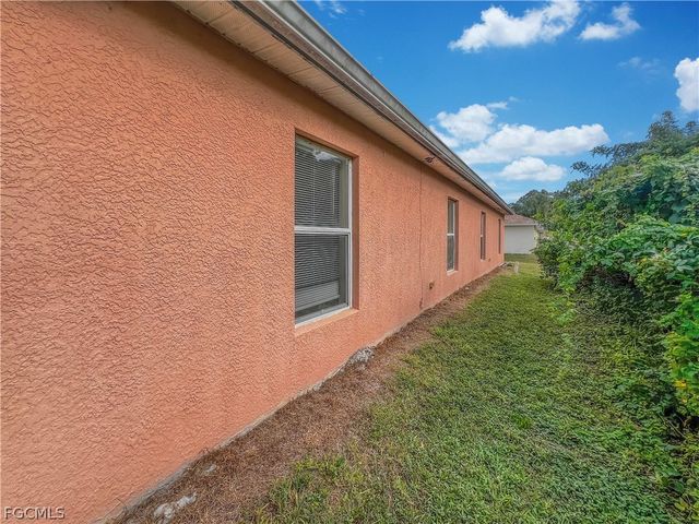 5231 27th ST SW, Lehigh Acres, FL 33973