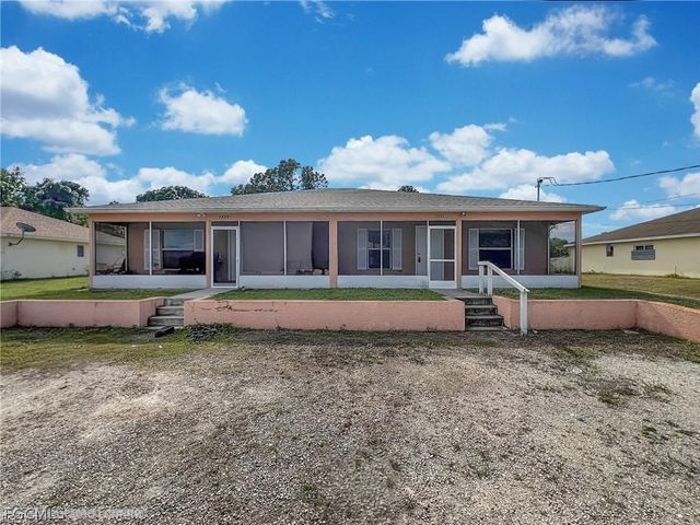 5231 27th ST SW, Lehigh Acres, FL 33973