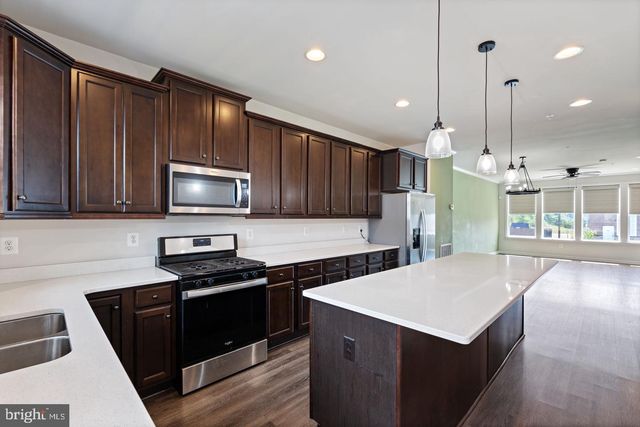 4963 VISTA GREEN LN, Lanham, MD 20706