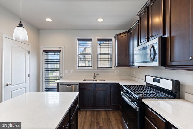 4963 VISTA GREEN LN, Lanham, MD 20706