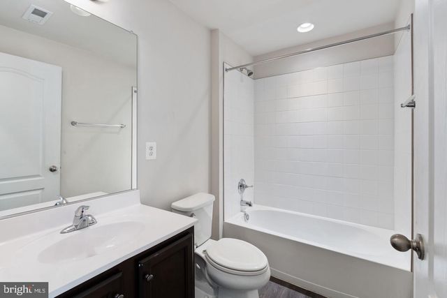 4963 VISTA GREEN LN, Lanham, MD 20706