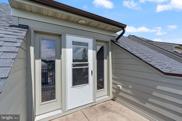 4963 VISTA GREEN LN, Lanham, MD 20706