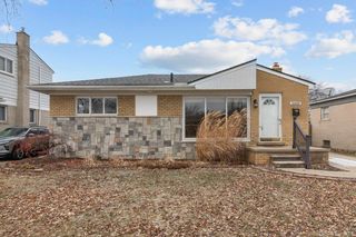 21431 Lakebreeze Street, Saint Clair Shores, MI 48082