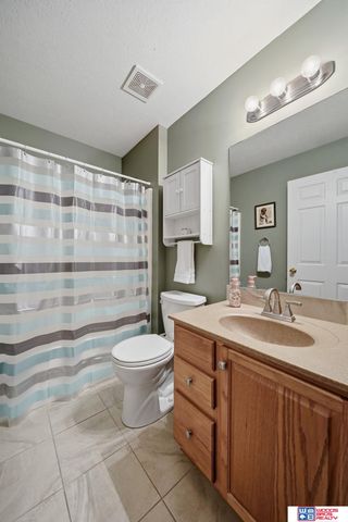 6505 Cascade Drive, Lincoln, NE 68504