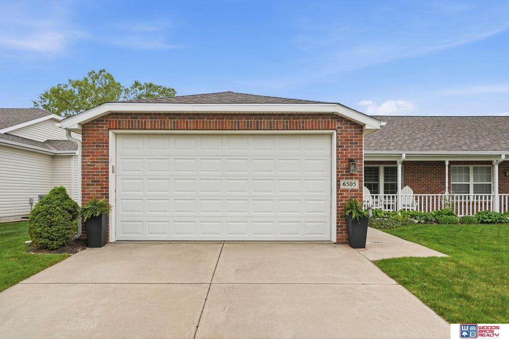 6505 Cascade Drive, Lincoln, NE 68504
