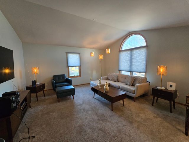 27106 S Fountainview Drive, Crete, IL 60417