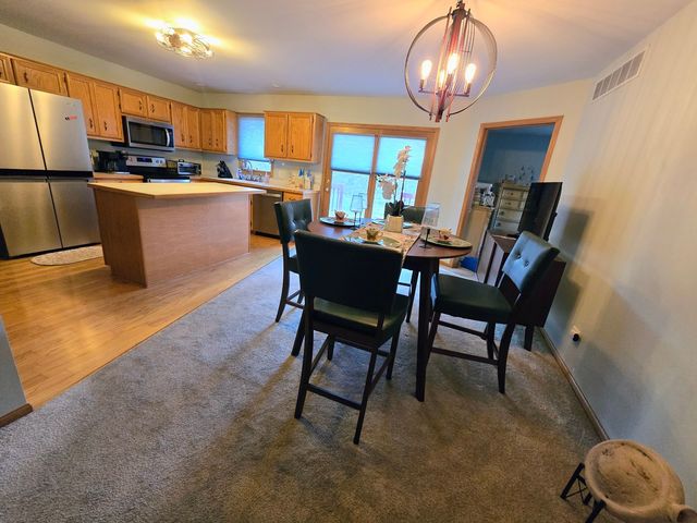 27106 S Fountainview Drive, Crete, IL 60417