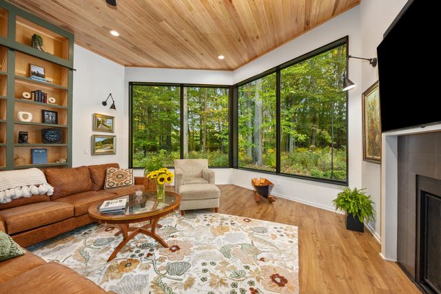 3465 Palmer Drive, Saugatuck, MI 49453