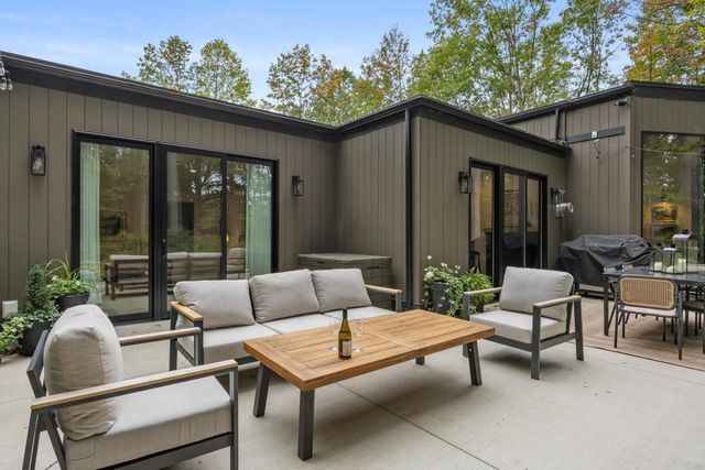 3465 Palmer Drive, Saugatuck, MI 49453