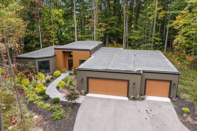 3465 Palmer Drive, Saugatuck, MI 49453