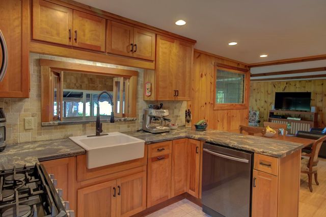 1160 Blockhouse Point Road, North Hero, VT 05474